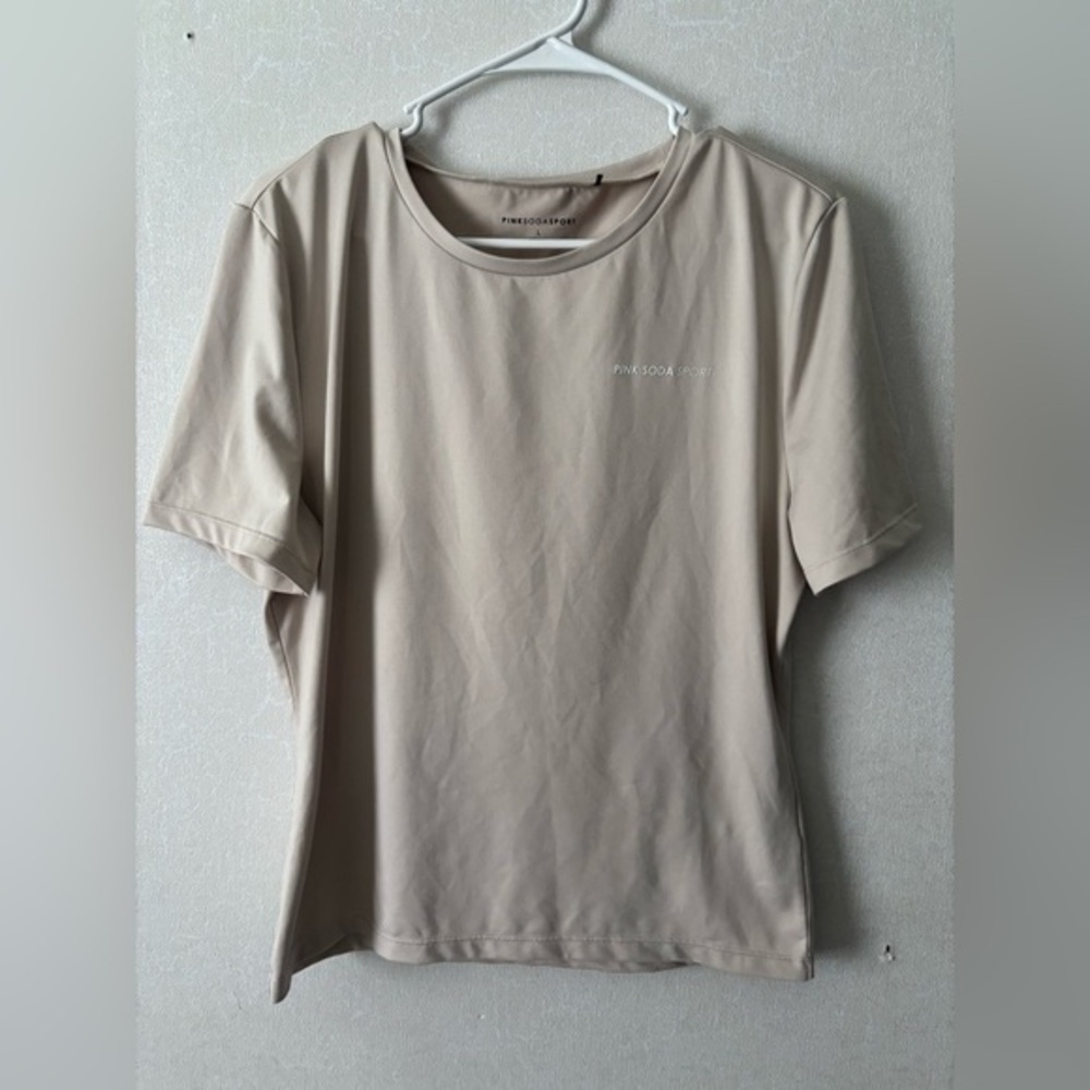 Pink Soda Sport | Oatmeal short sleeve top | Women’s L